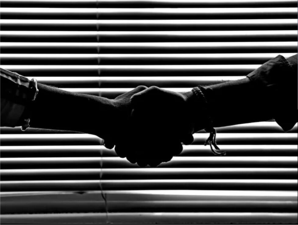 Sales Mastery A sales architect, tactician, and trusted growth advisor, Daniel Pavia has spent the last two decades mastering the alchemy of persuasion, strategy, and trust. From high-stakes commercial negotiations to high-volume channel partner ecosystems, Daniel’s sal